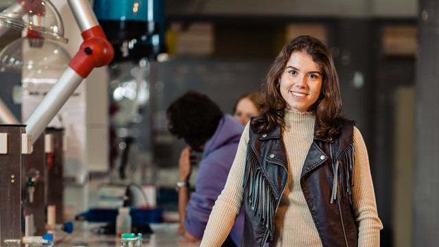 Student Milieukunde in Milieukundehal