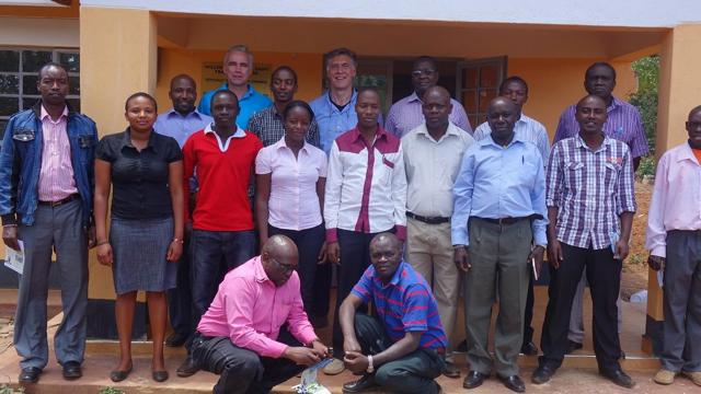 Groep melkveehouders uit Kenia