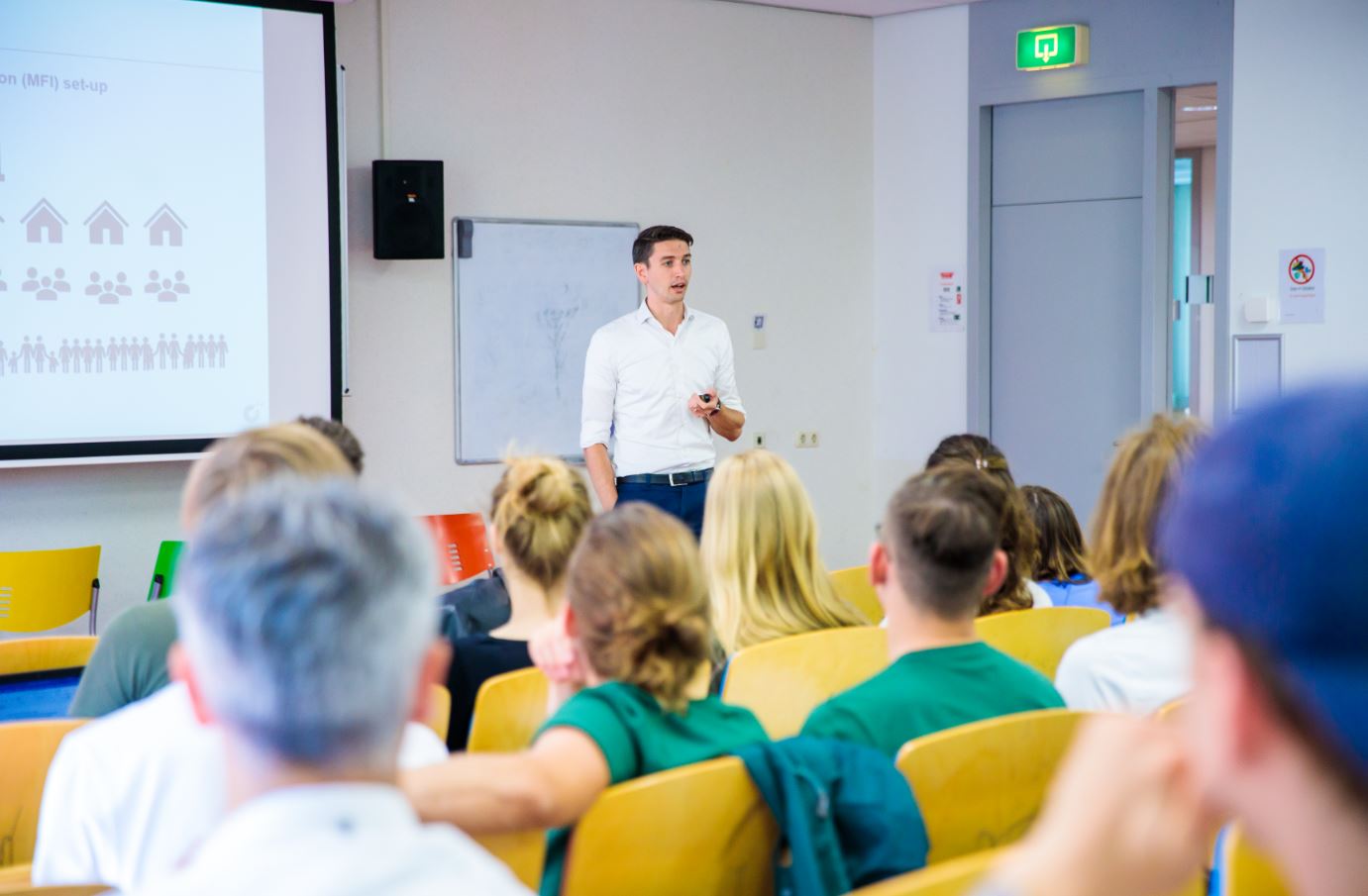 Gastcollege in klaslokaal