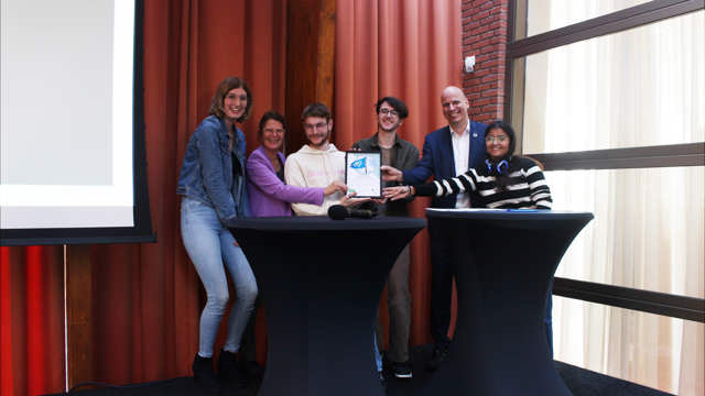 foto van ondertekenen