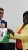 Dick Pouwels Ontvangt Cadeau Namens Egerton Close Up HAS Hogeschool