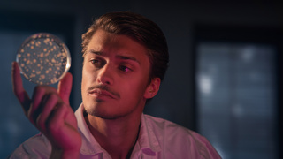 HAS-student in lab