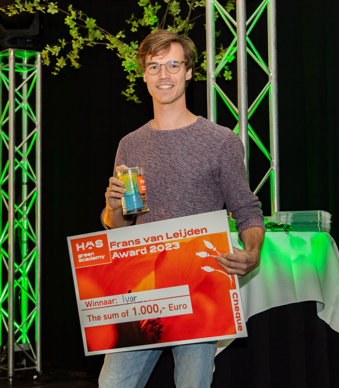 Ivar met award