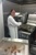 vrouw frituurt hotwings