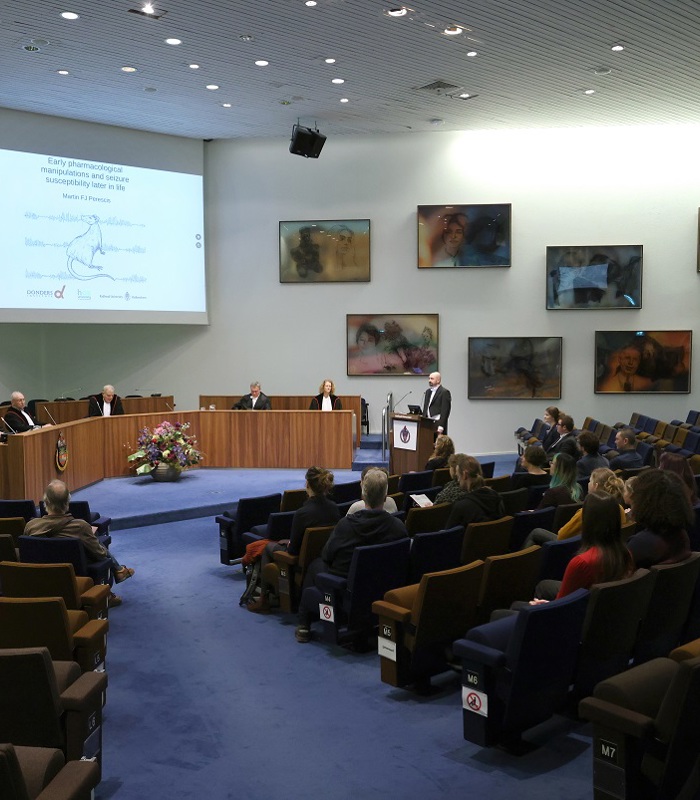 Martin Perescis promoveert